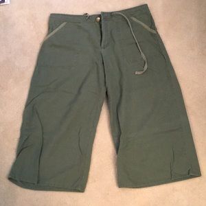 Green linen flare capris